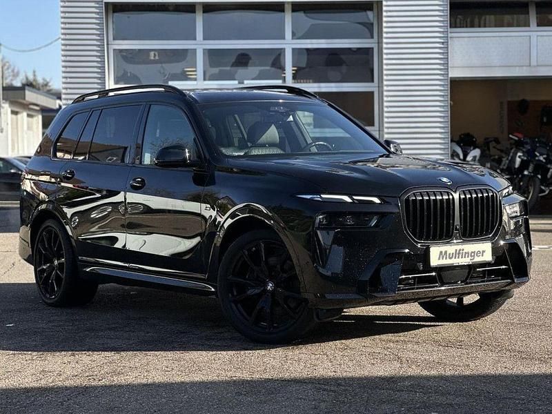 Gebraucht BMW X7 M Sport 340 PS (250 kW) 2022 Black sapphire (metallic) SUV