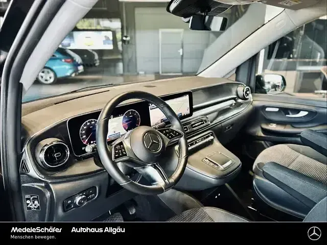 Gebraucht Mercedes V220 Style 163 PS (119 kW) 2025 Obsidianschwarz Van / Kleinbus