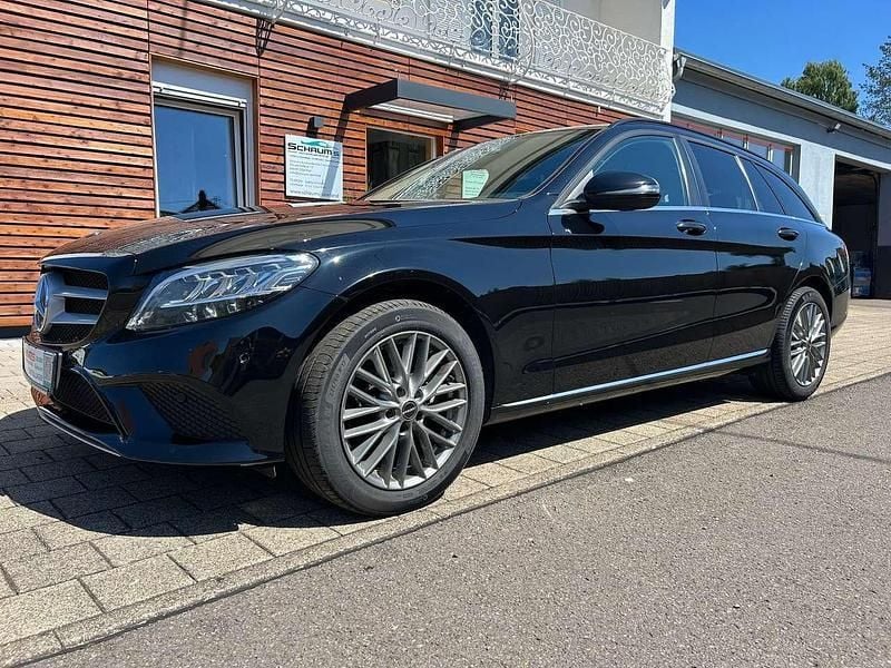 Schwarz unilack Gebraucht 2019 Mercedes C220 Kombi | 19.877 € (Guter Preis) - Bild 1/4