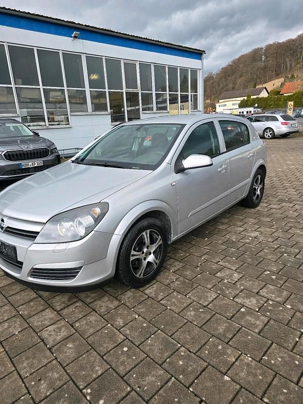 Gebraucht Opel Astra 116 PS (85 kW) 2005 Silber Limousine