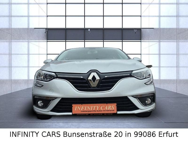 Gebraucht Renault Mégane IV Experience 101 PS (74 kW) 2016 Silber Limousine