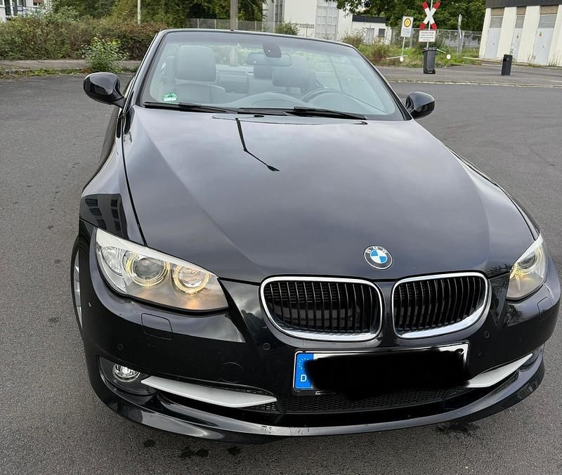 Schwarz Gebraucht 2012 BMW 320 Cabriolet Cabrio | 10.499 € (Guter Preis) - Bild 1/4