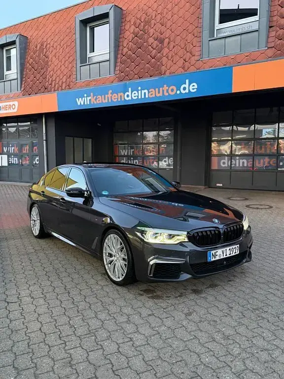 Gebraucht BMW M550 Performance 400 PS (294 kW) 2020 Grau Limousine