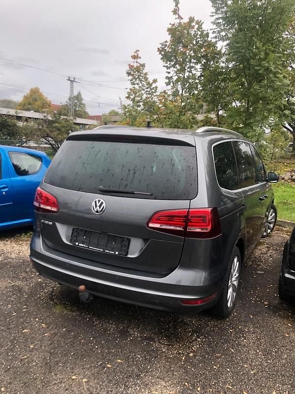 Gebraucht VW Sharan 177 PS (130 kW) 2019 Grau Van / Kleinbus