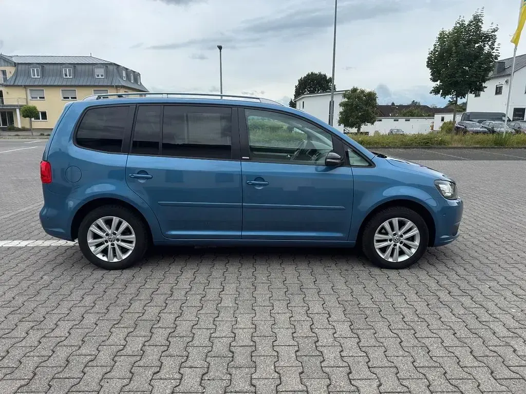 Gebraucht VW Touran Style 140 PS (102 kW) 2012 Blau Van / Kleinbus