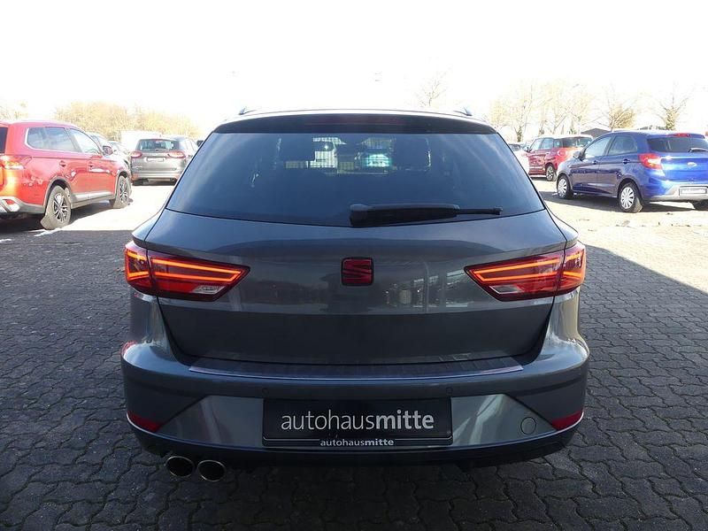Gebraucht Seat Leon ST XCELLENCE 125 PS (91 kW) 2017 Grau Kombi