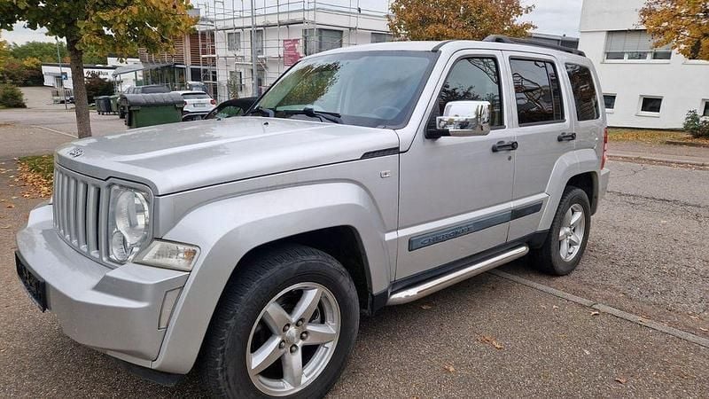 Silber Gebraucht 2008 Jeep Cherokee Sport SUV | 4.790 € (Fairer Preis) - Bild 1/4