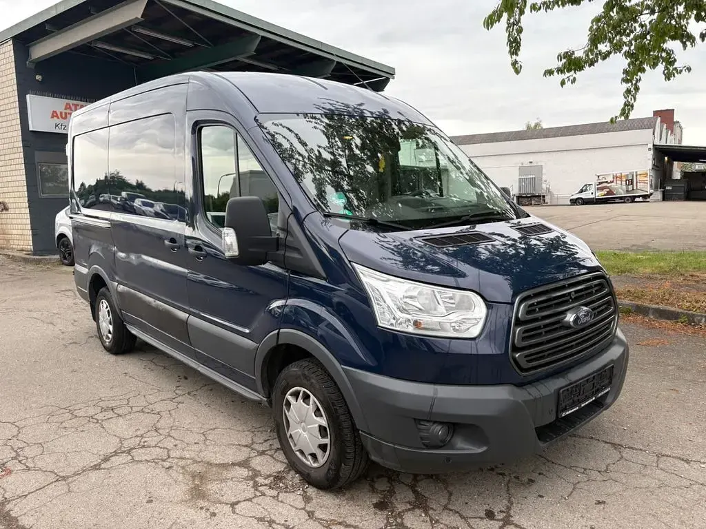 Gebraucht Ford Transit Trend 131 PS (96 kW) 2017 Blau Van / Kleinbus