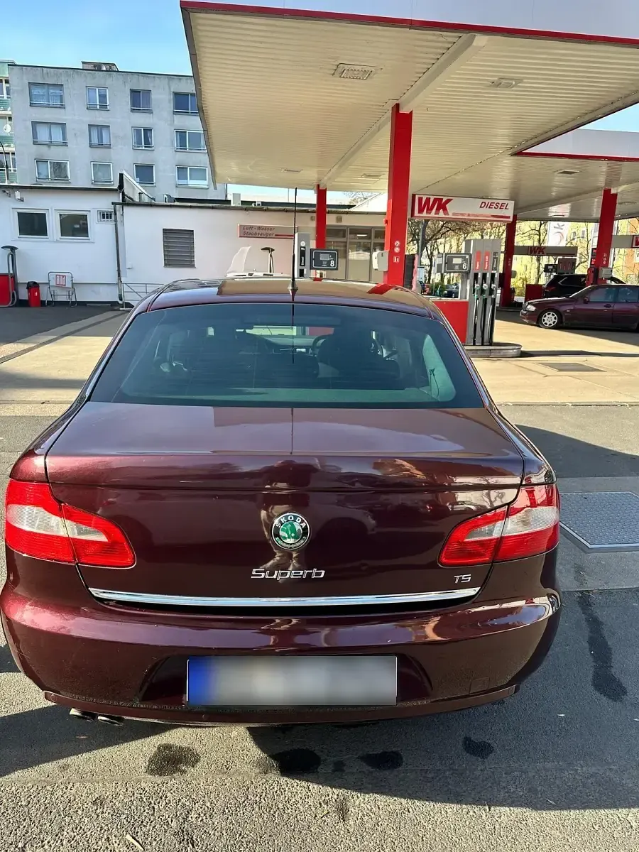 Second-hand Skoda Superb 160 CP (117 kW) 2008 Mov Berlinǎ