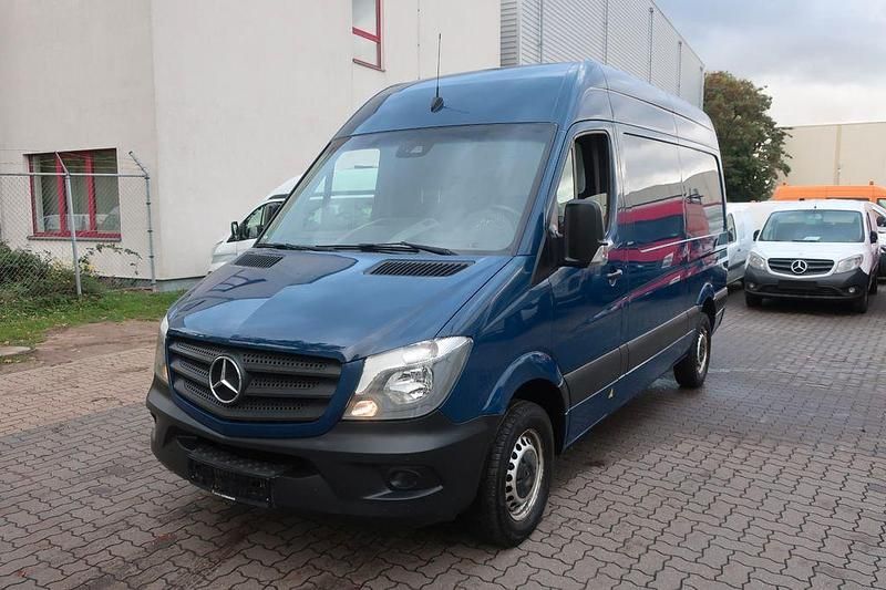 Blau Gebraucht 2015 Mercedes Sprinter Van | 10.900 € - Bild 1/4