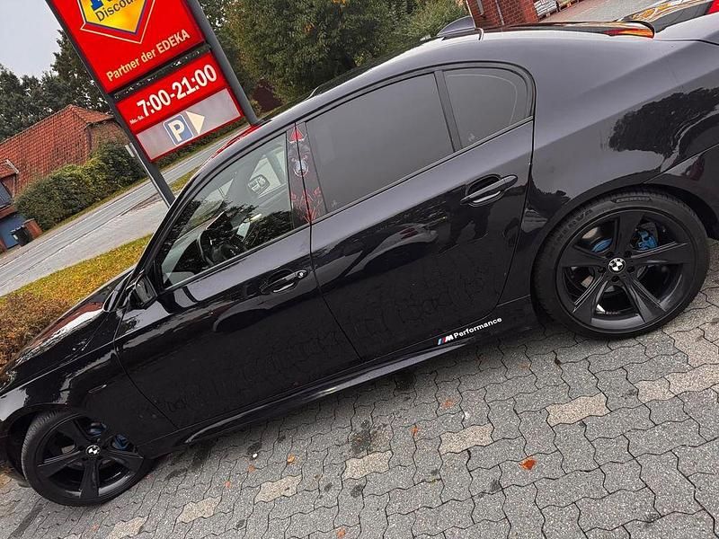 Gebraucht BMW 530 235 PS (172 kW) 2008 Schwarz Limousine