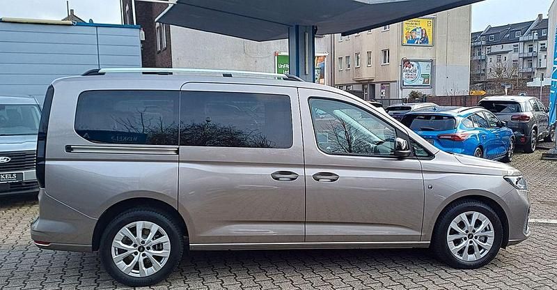 Gebraucht Ford Tourneo Titanium 122 PS (89 kW) 2025 Grau Kombi