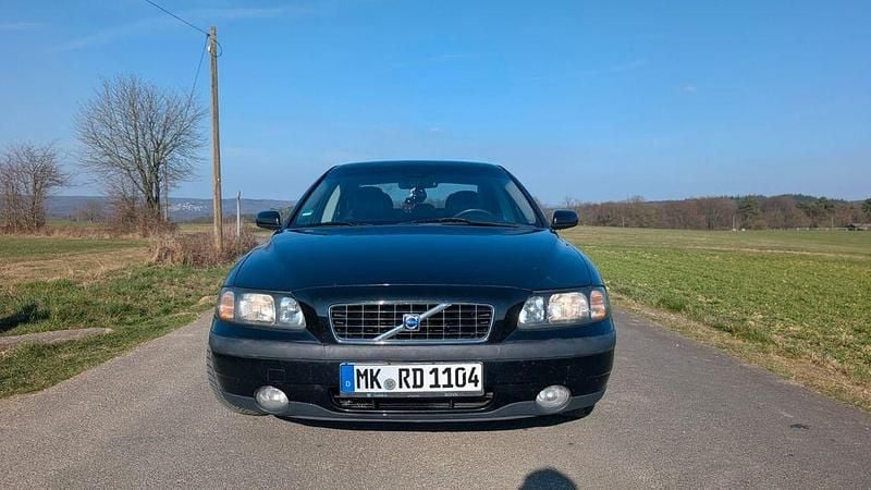 Second-hand Volvo S60 131 CP (96 kW) 2003 Negru Berlinǎ