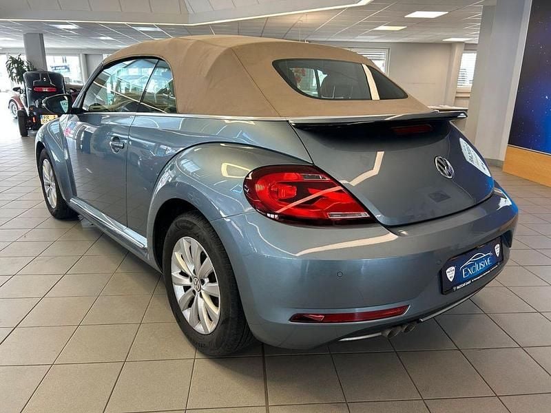 Gebraucht VW Beetle Cabriolet Design 150 PS (110 kW) 2018 Blau Cabrio