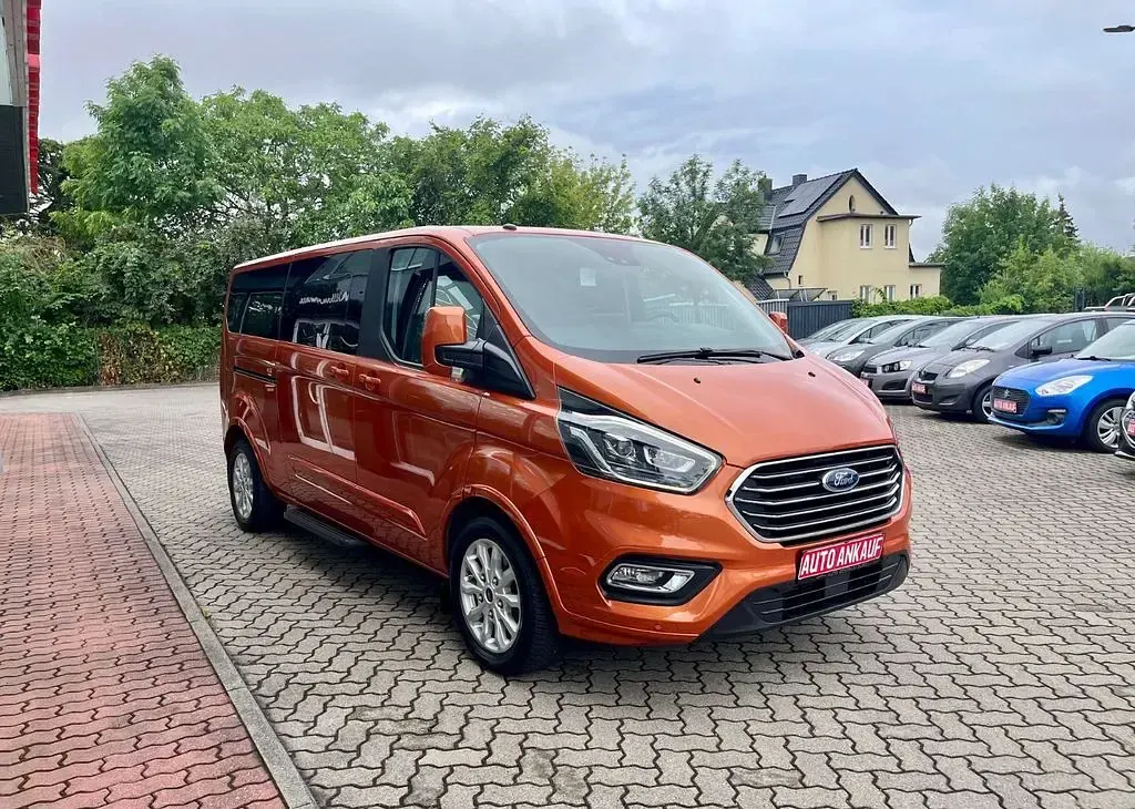 Gebraucht Ford Tourneo 170 PS (125 kW) 2019 Orange glow Van / Kleinbus