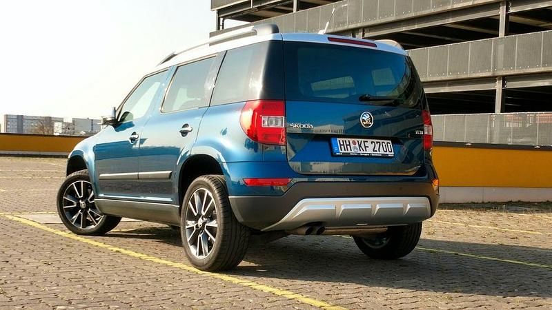 Gebraucht Skoda Yeti 140 PS (102 kW) 2014 Blau SUV