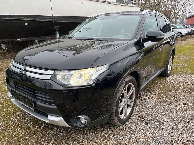Gebraucht Mitsubishi Outlander Instyle 150 PS (110 kW) 2014 Schwarz SUV