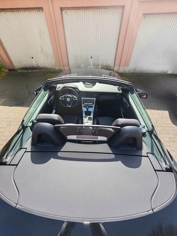 Gebraucht Mercedes SLC180 156 PS (114 kW) 2017 Schwarz Cabrio