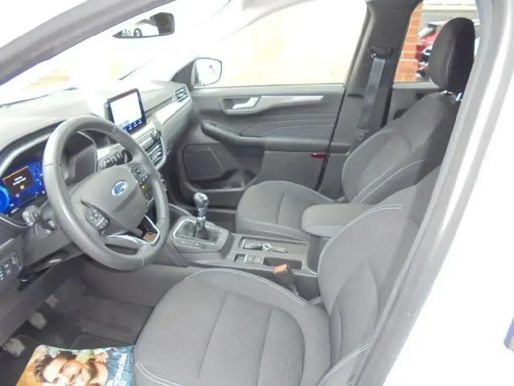 Używany Ford Kuga Titanium 150 KM (110 kW) 2021 Biały SUV