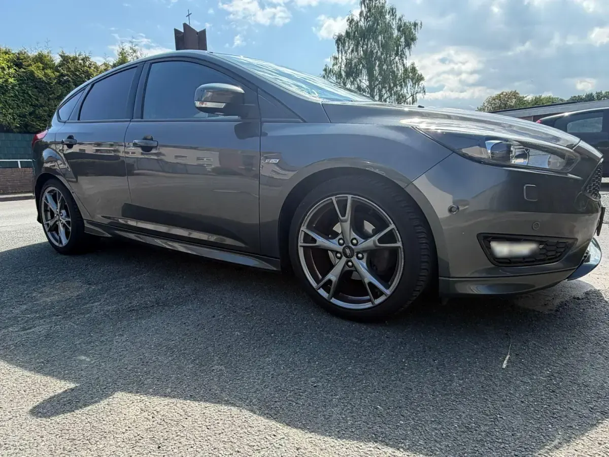 Gebraucht Ford Focus ST-Line 102 PS (75 kW) 2018 Grau Limousine