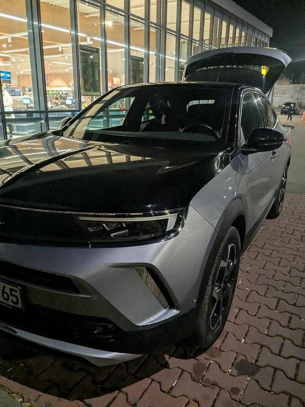 Schwarz Gebraucht 2021 Opel Mokka-e Ultimate SUV | 17.950 € (Fairer Preis) - Bild 1/4