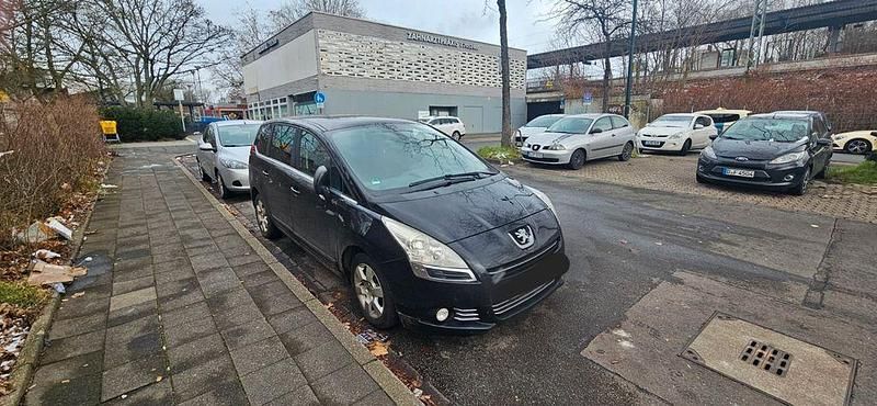 Gebraucht Peugeot 5008 Family 150 PS (110 kW) 2011 Schwarz Van / Kleinbus