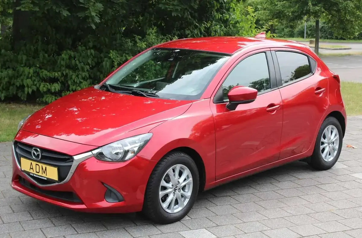 Gebraucht Mazda 2 Exclusive-Line 90 PS (66 kW) 2017 Rubinrot metallic Kleinwagen