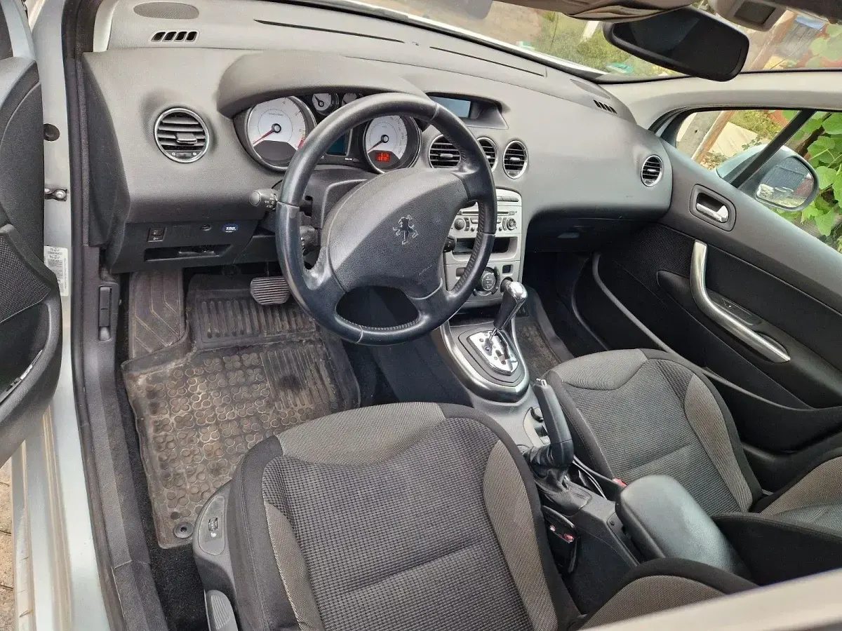 Gebraucht Peugeot 308 Platinum 156 PS (114 kW) 2010 Grau Limousine