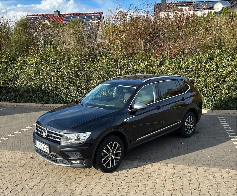 Schwarz Gebraucht 2018 VW Tiguan Allspace SUV | 18.999 € (Guter Preis) - Bild 1/4