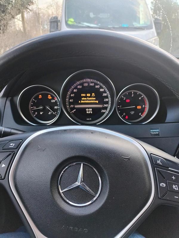 Gebraucht Mercedes 200 2011 Blau Kombi