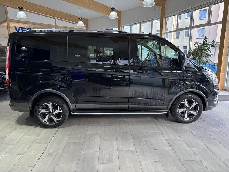 Gebraucht Ford Tourneo Active 170 PS (125 kW) 2022 Schwarz Van / Kleinbus
