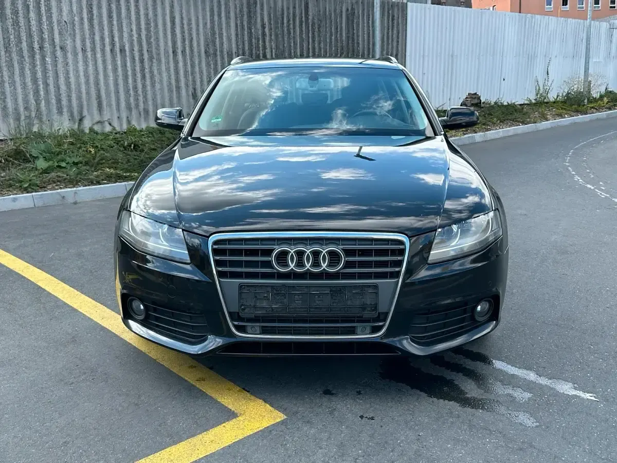 Gebraucht Audi A4 136 PS (100 kW) 2010 Schwarz Kombi