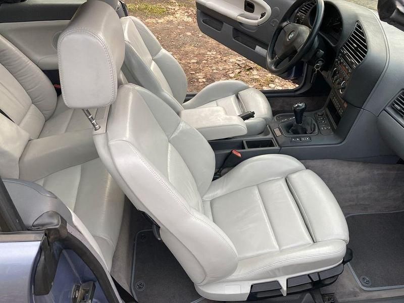 Gebraucht BMW 325 Cabriolet Performance 192 PS (141 kW) 1993 Violet Cabrio