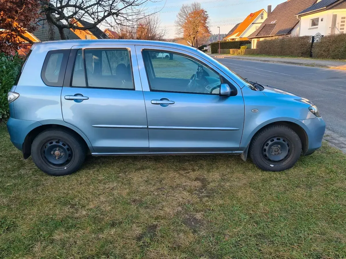 Używany Mazda 2 80 KM (58 kW) 2008 Niebieski Hatchback