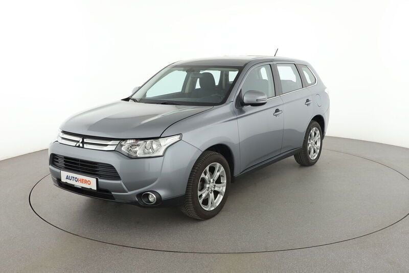 Grau Gebraucht 2015 Mitsubishi Outlander Classic Collection SUV | 12.790 € (Guter Preis) - Bild 1/4
