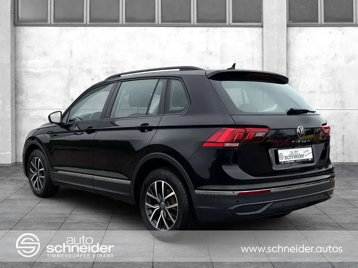 Gebraucht VW Tiguan Life 150 PS (110 kW) 2022 Schwarz SUV