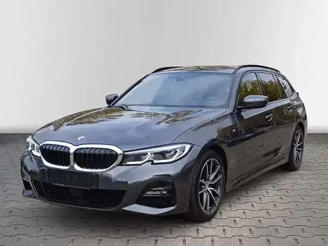Gebraucht BMW 318 M Sport 150 PS (110 kW) 2021 Mineralgrau metallic Kombi