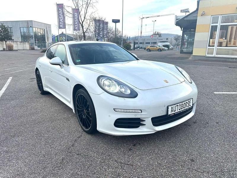 Begagnad Porsche Panamera 250 HK (183 kW) 2014 Vit Sportkupé