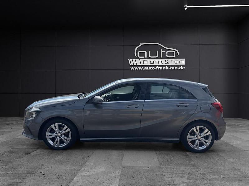 Gebraucht Mercedes A200 136 PS (100 kW) 2016 Grau Limousine