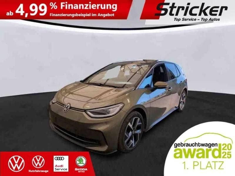 Gebraucht VW ID.3 Pro 150 kW (204 PS) 2023 Dark olivine green metallic schwarz (metallic) Kleinwagen