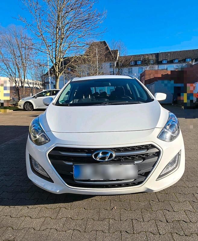 Gebraucht Hyundai i30 120 PS (88 kW) 2017 Weiß Kombi
