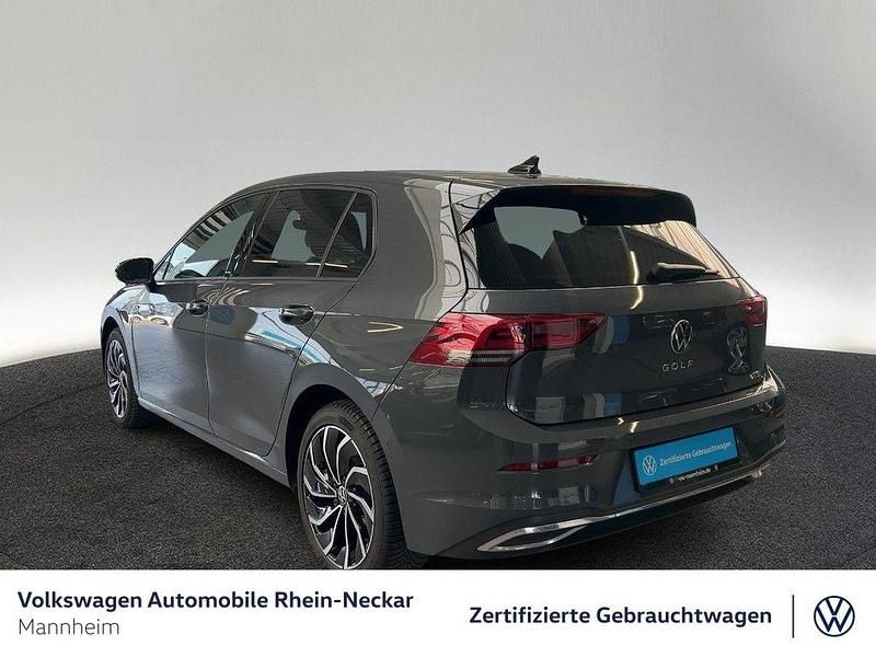 Gebraucht VW Golf VIII Move 150 PS (110 kW) 2023 Delfingrau metallic Limousine