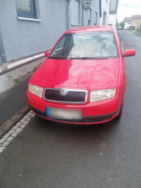 Rot Gebraucht 2004 Skoda Fabia Classic Kleinwagen | 3.000 € (Teuer) - Bild 1/4