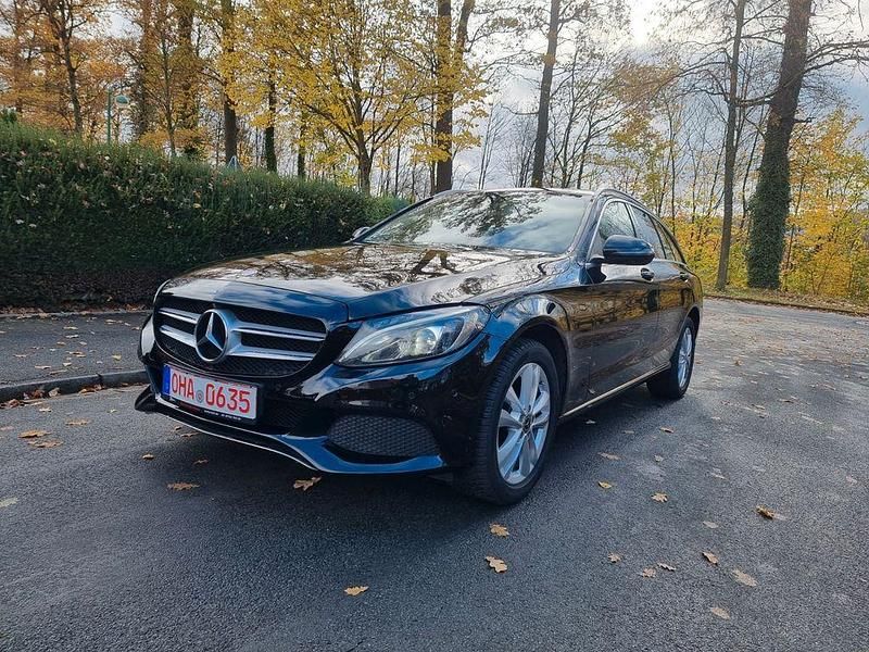 Gebraucht Mercedes C220 170 PS (125 kW) 2017 Schwarz Limousine