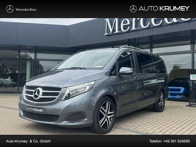 Grau Gebraucht 2018 Mercedes V250 Edition Van / Kleinbus | 42.800 € (Teuer) - Bild 1/4