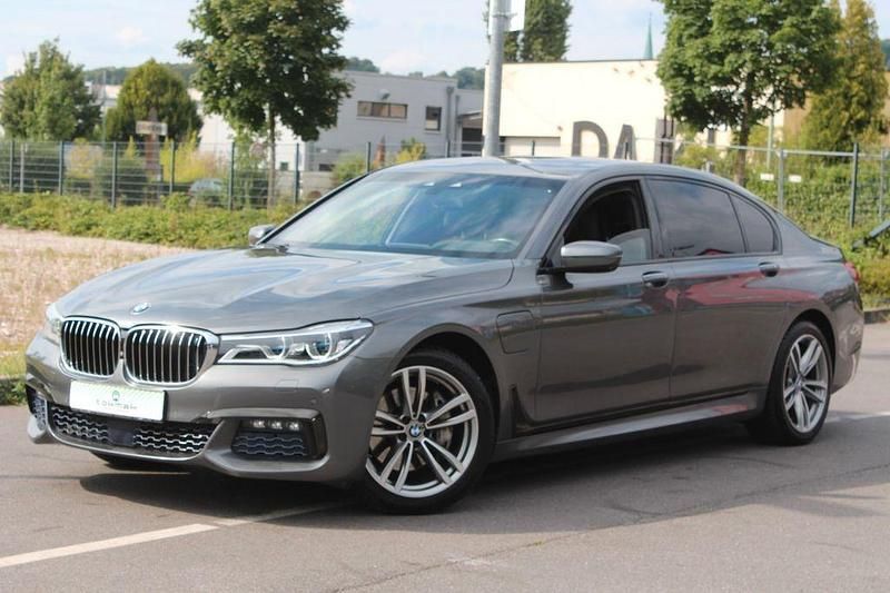 Magellangrau Gebraucht 2016 BMW 740 Limousine | 61.490 € - Bild 1/4