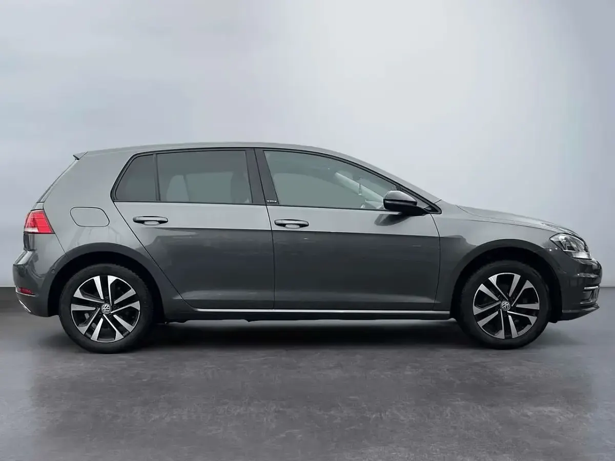 Gebraucht VW Golf VII 116 PS (85 kW) 2020 Silber Limousine