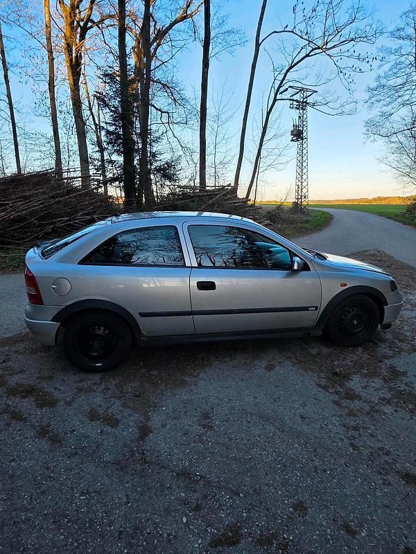 Gebraucht Opel Astra 75 PS (55 kW) 1998 Silber Coupé