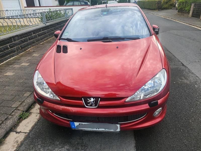 Rot Gebraucht 2004 Peugeot 206 CC Cabrio | 1.200 € - Bild 1/4