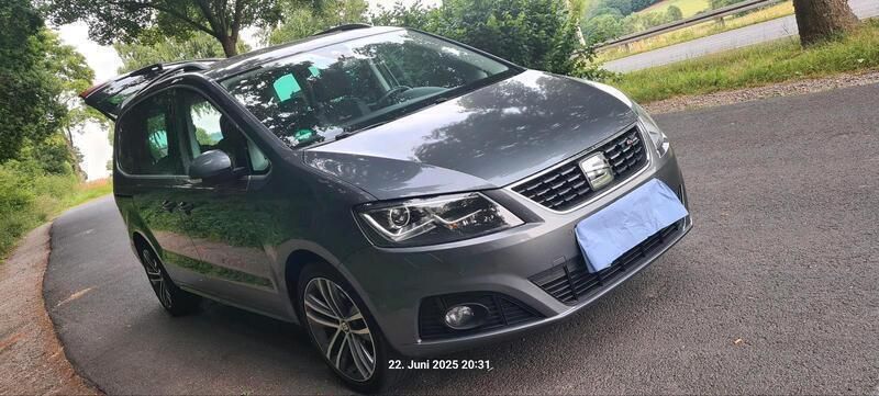 Grau Gebraucht 2019 Seat Alhambra Van / Kleinbus | 24.900 € (Superpreis) - Bild 1/4